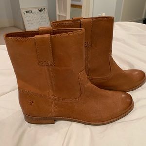 Anna Short Booties - FRYE